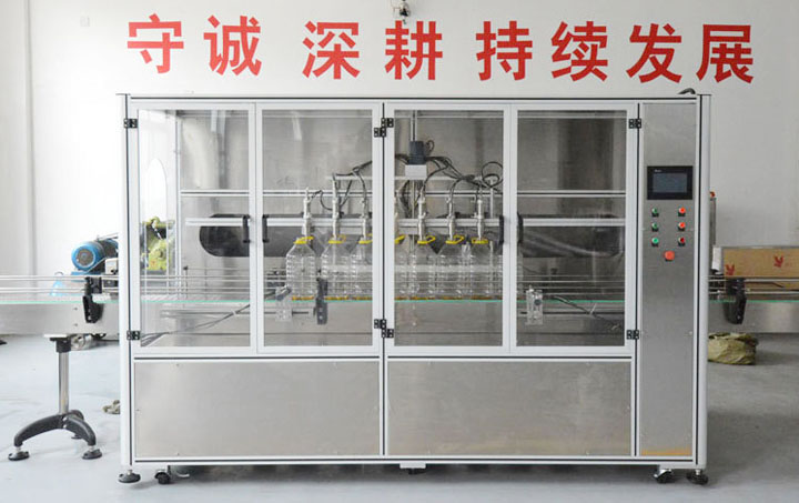 客戶收割機(jī)，20L食用油灌裝機(jī)一言不合就虐狗